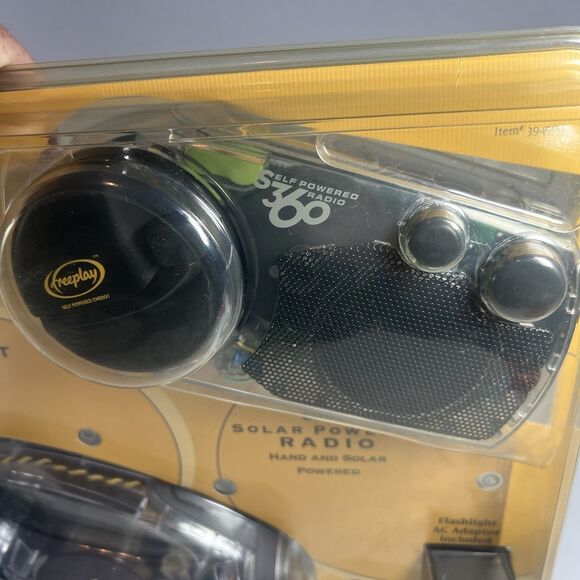 Self Powered Energy Wind Up S360 Radio & 2020 Flashlight By Freeplay NEW - Picture 5 of 8